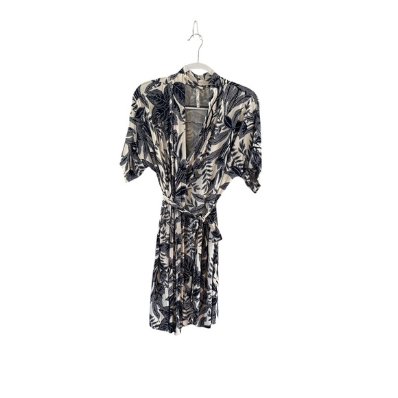 Soma Cool Nights Navy & White Softest Floral Wrap Around S/S Tie Waist Robe S/M - Picture 4 of 6